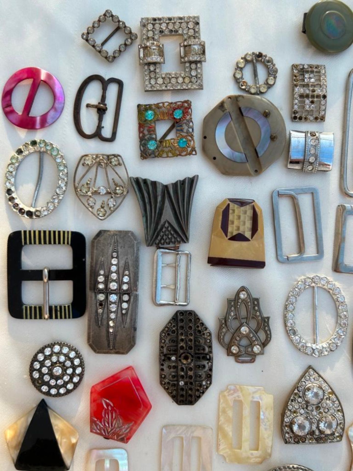 Antique & Vintage Large Mixed Jewellery Lot - Image 5 of 8