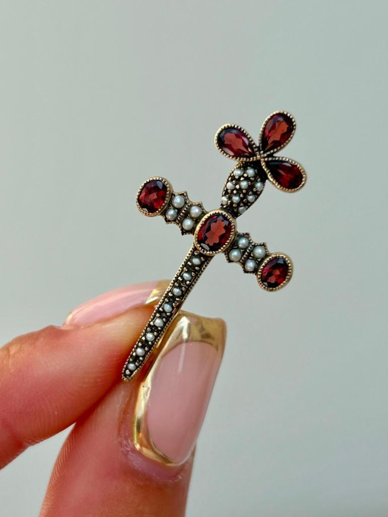 Antique Garnet and Pearl Cross Brooch in Gold - Image 6 of 6