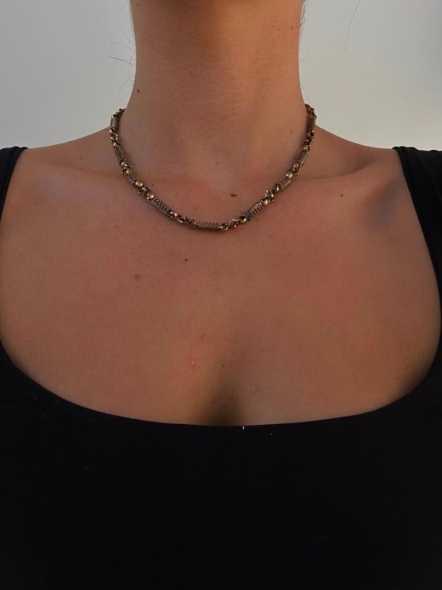 Unusual Link Solid 9ct Gold Chain Necklace - Image 2 of 4