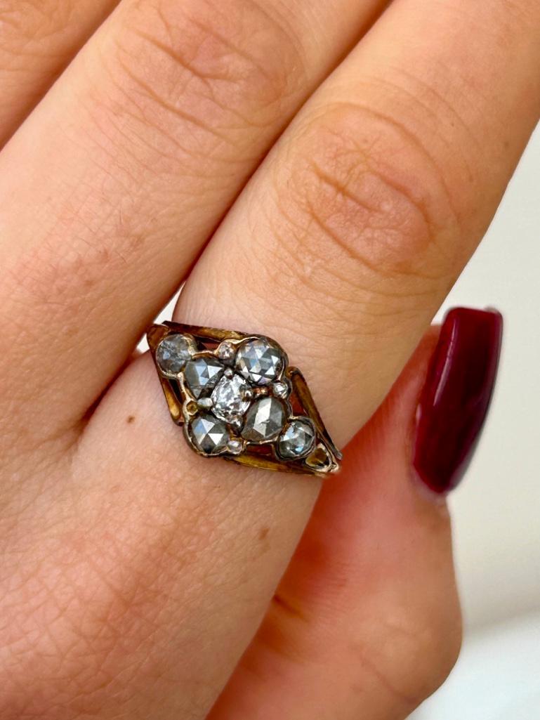Antique Late Georgian Rose Cut Diamond Ring in Gold - Image 3 of 8