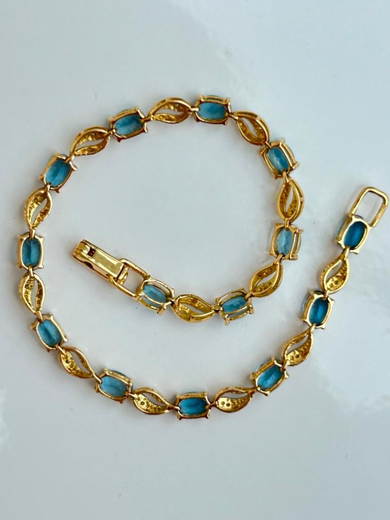 18ct Yellow Gold Aquamarine and Diamond Line Bracelet - Image 4 of 5