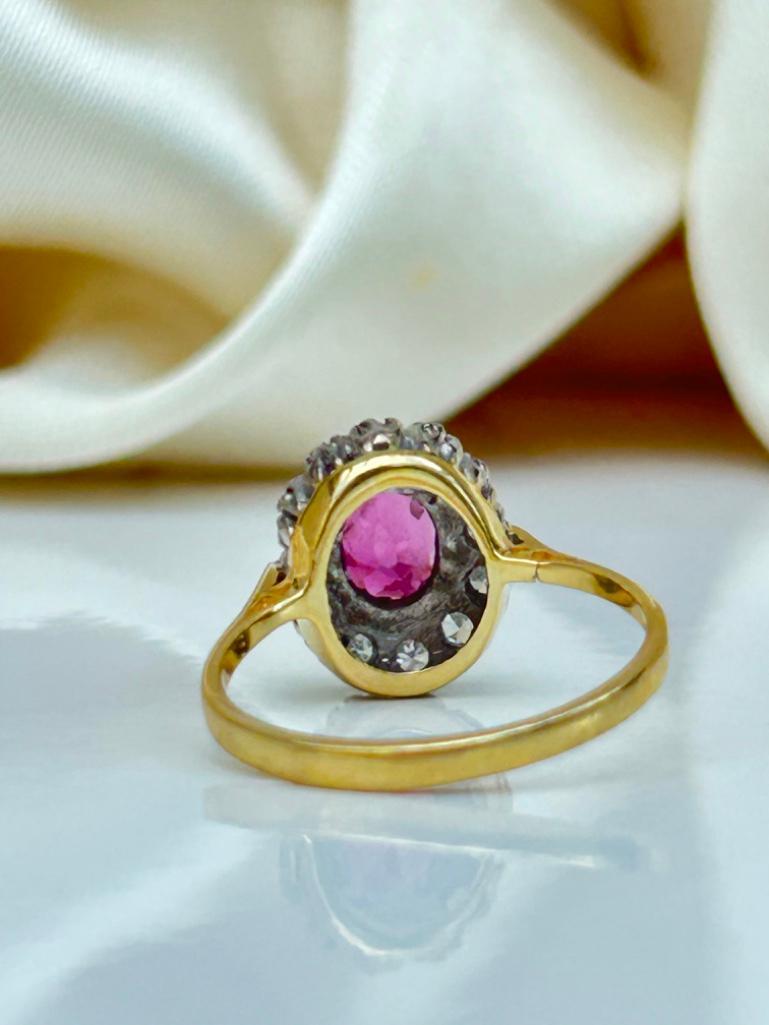 18ct Yellow Gold Ruby and Diamond Cluster Ring - Image 7 of 9