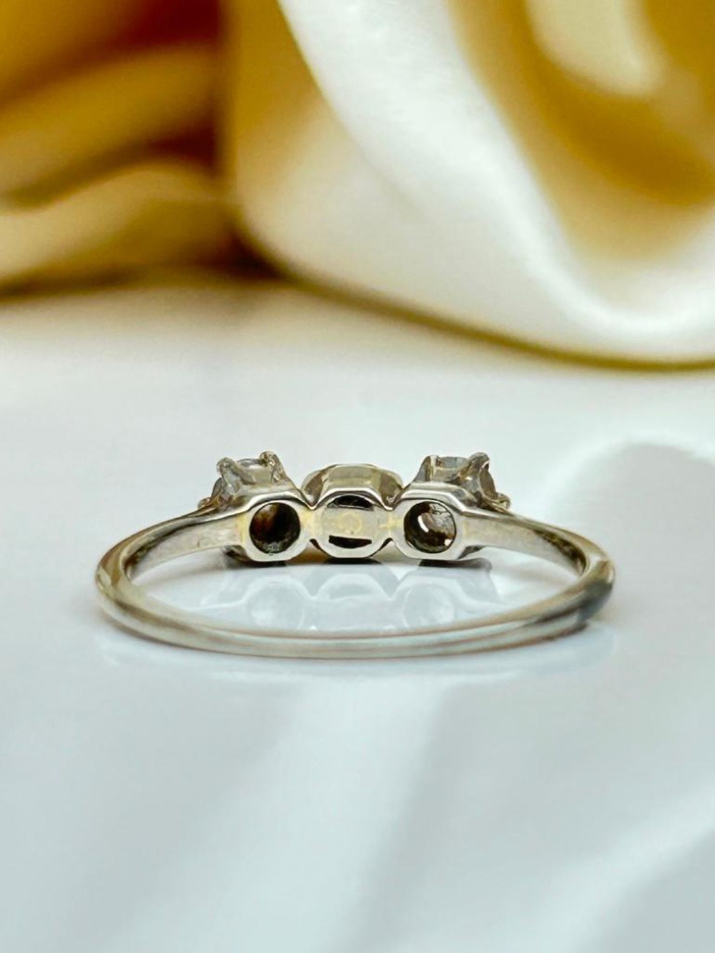 Antique White Gold Pearl and Diamond 3 Stone Ring - Image 7 of 7