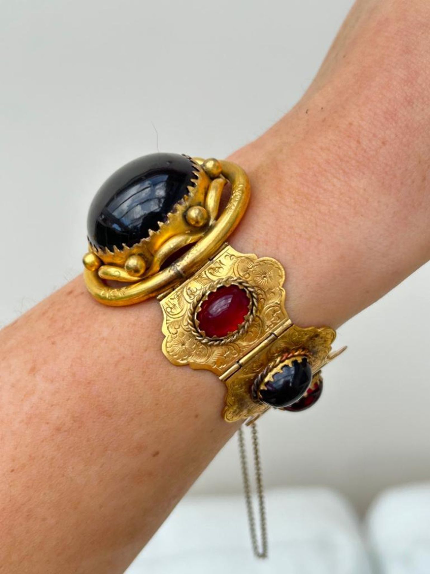 Antique Chunky Cabochon Garnet Bracelet - Image 2 of 5