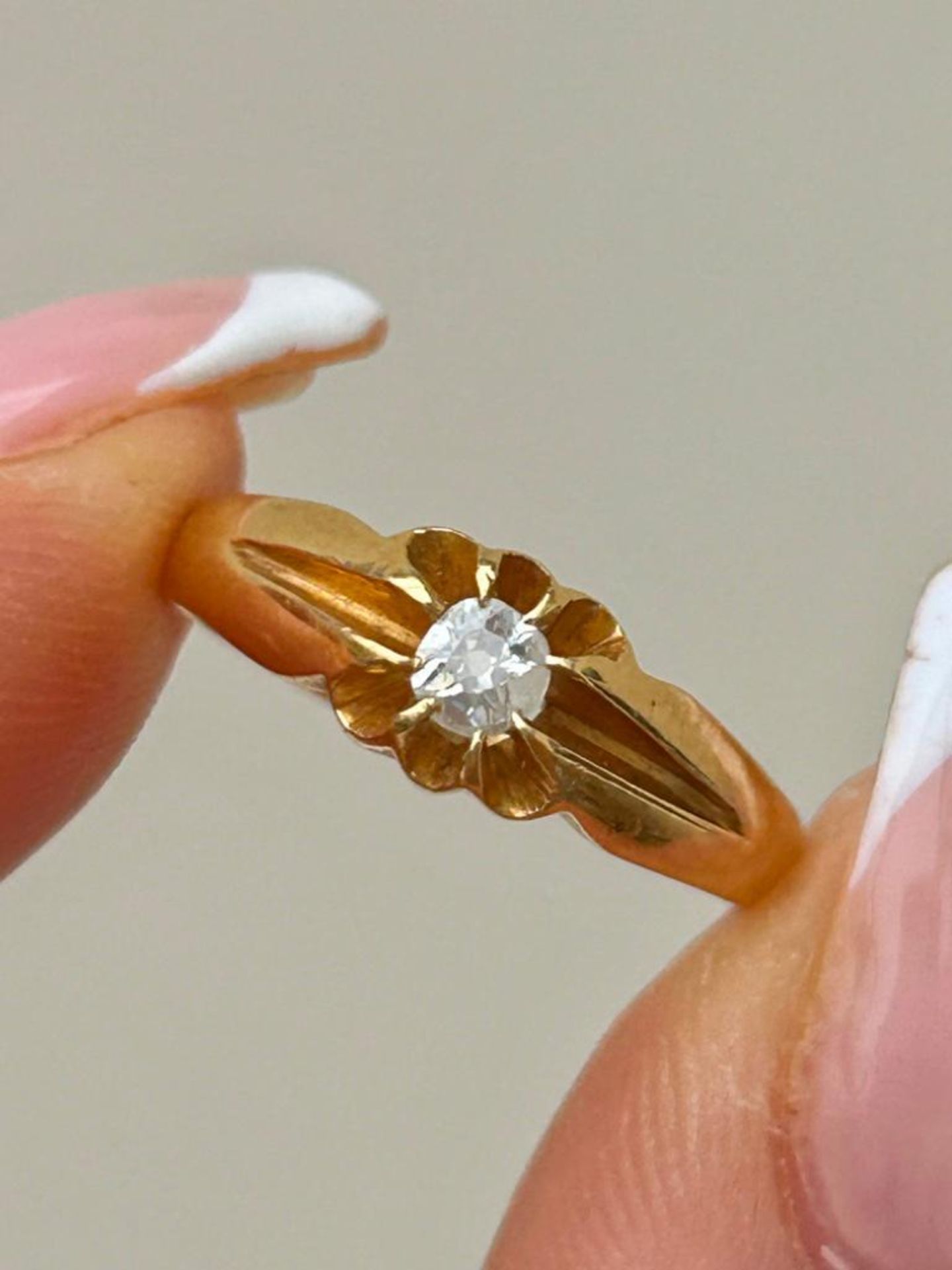 Antique 18ct Yellow Gold Diamond Belcher Ring - Image 3 of 7