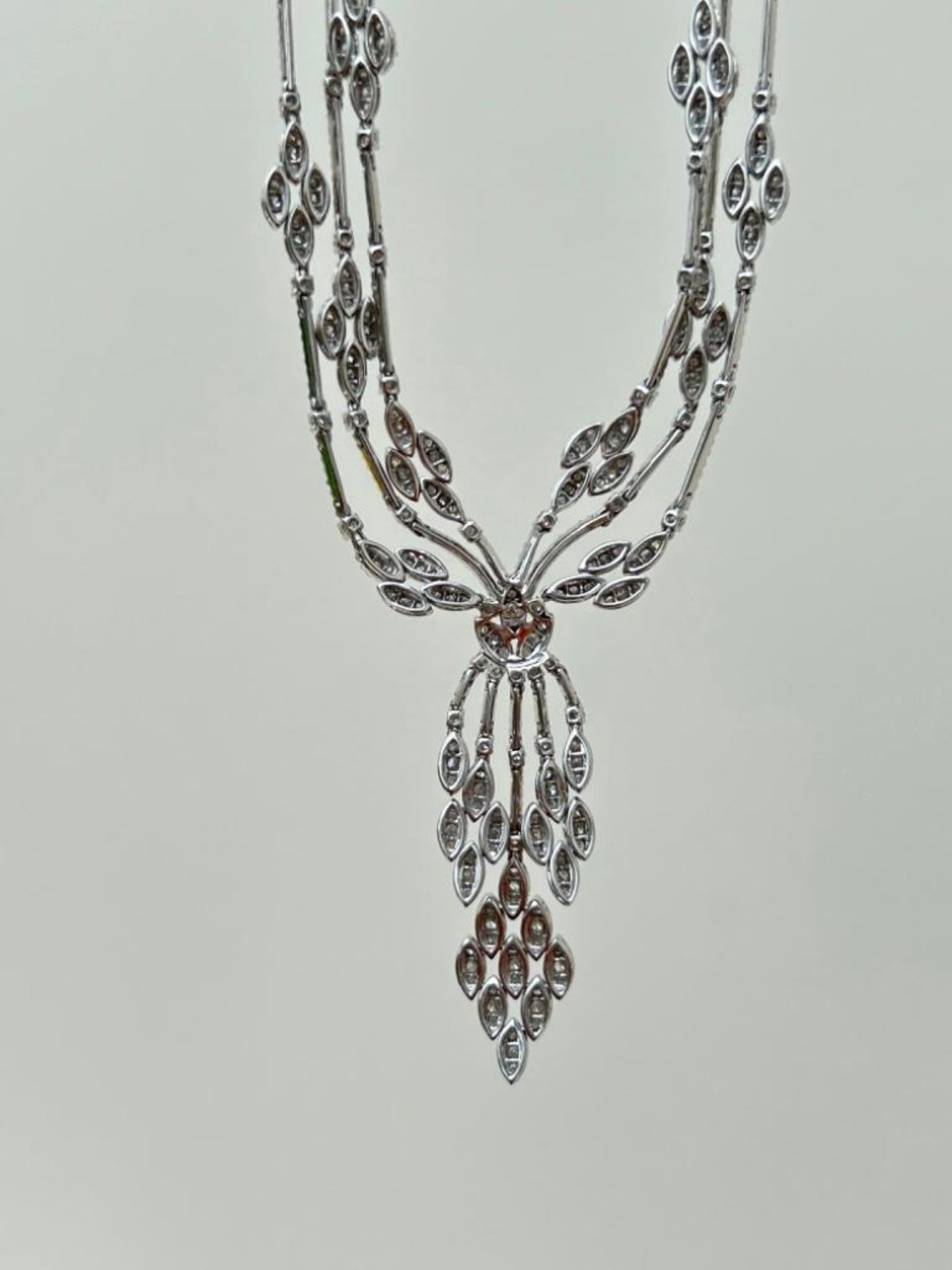 18ct White Gold and 10 Carat Plus Diamond Necklace - Image 12 of 14