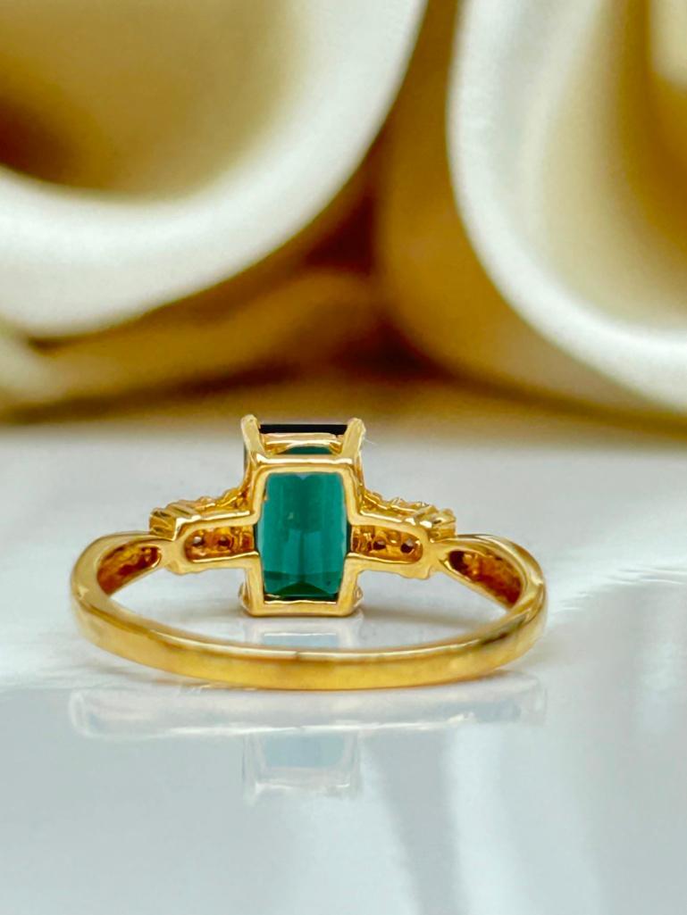 Vintage 18ct Yellow Gold 1.30ct Green Tourmaline and Diamond Ring - Image 7 of 8