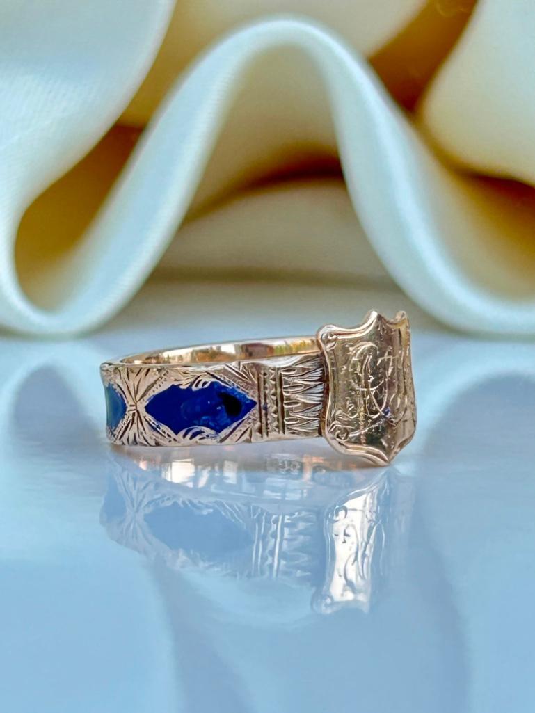 Antique 9ct Gold Blue Enamel shield Ring - Image 7 of 8