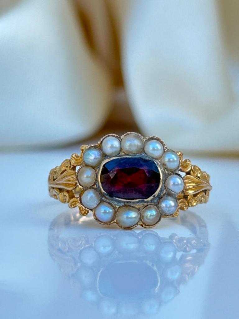 Antique 18ct Yellow Gold Garnet and Pearl Ring