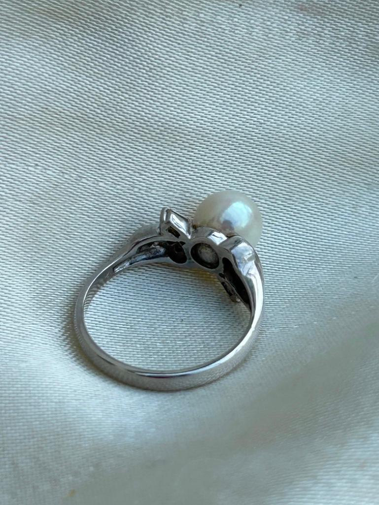 Vintage 18ct White Gold Pearl and Diamond Twist Ring - Image 8 of 8
