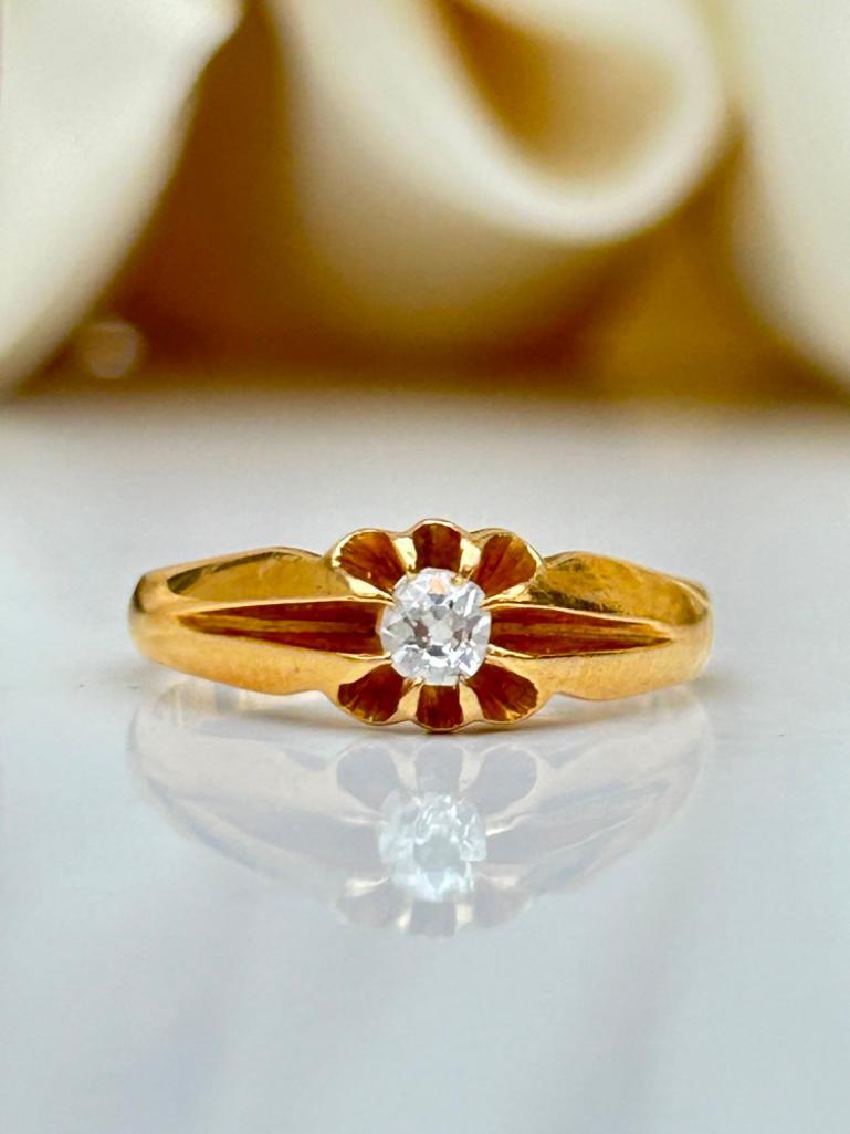 Antique 18ct Yellow Gold Diamond Belcher Ring