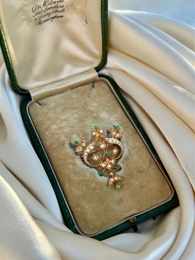 Antique Boxed Rare Demantoid Garnet and Pearl 15ct Gold Drop Brooch - Image 3 of 7