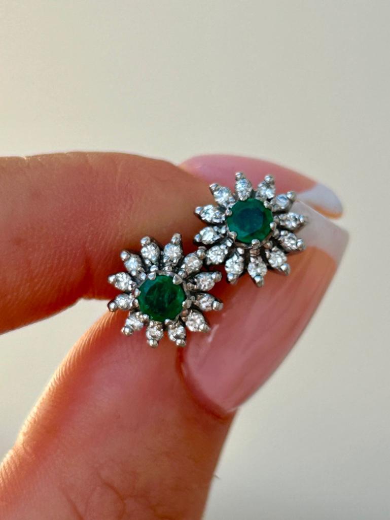 Outstanding 18ct White Gold Emerald and Diamond Flower Large Cluster Earrings - Image 3 of 7