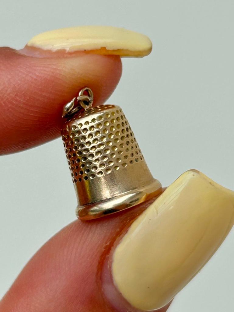 Vintage Thimble Charm / Pendant in 9ct Gold