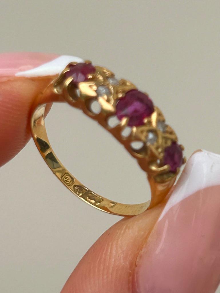 18ct Yellow Gold Ruby and Diamond Ring - Image 7 of 8