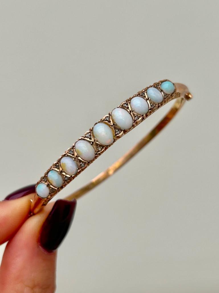 Opal and Diamond Bangle in 9ct Gold - Image 5 of 9