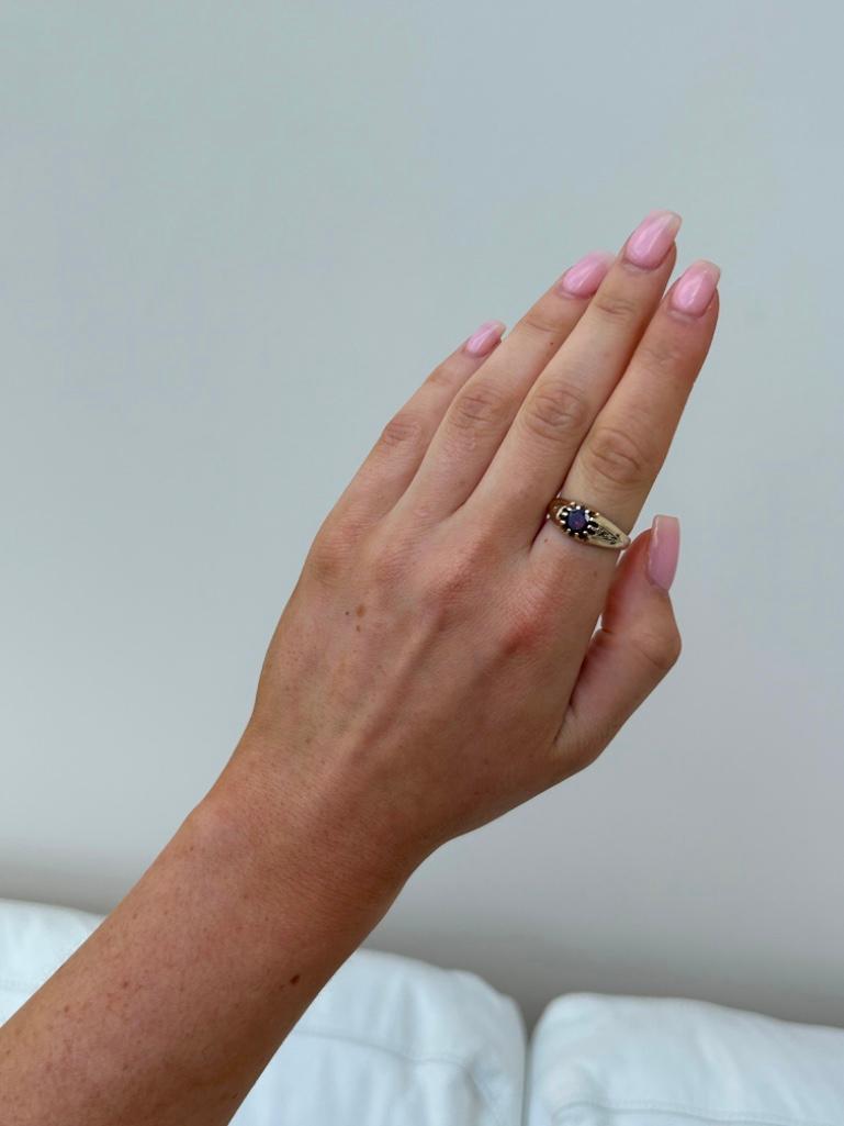 Antique Gold Garnet and Rose Cut Diamond Belcher Ring - Image 3 of 7