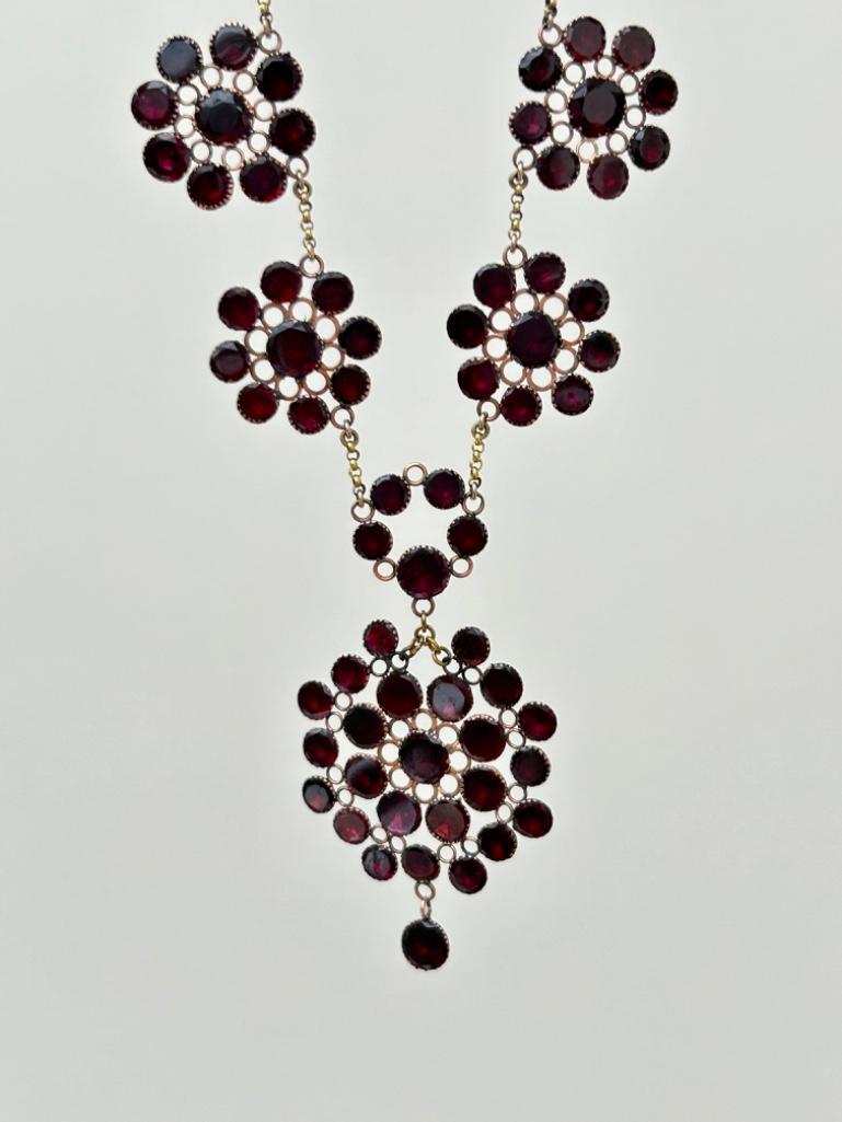 Antique Fitted Box Flat Cut Garnet Necklace - Image 4 of 9