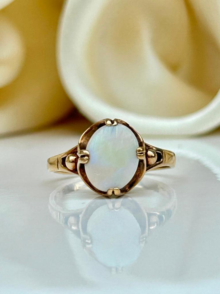 9ct Gold Opal Ring
