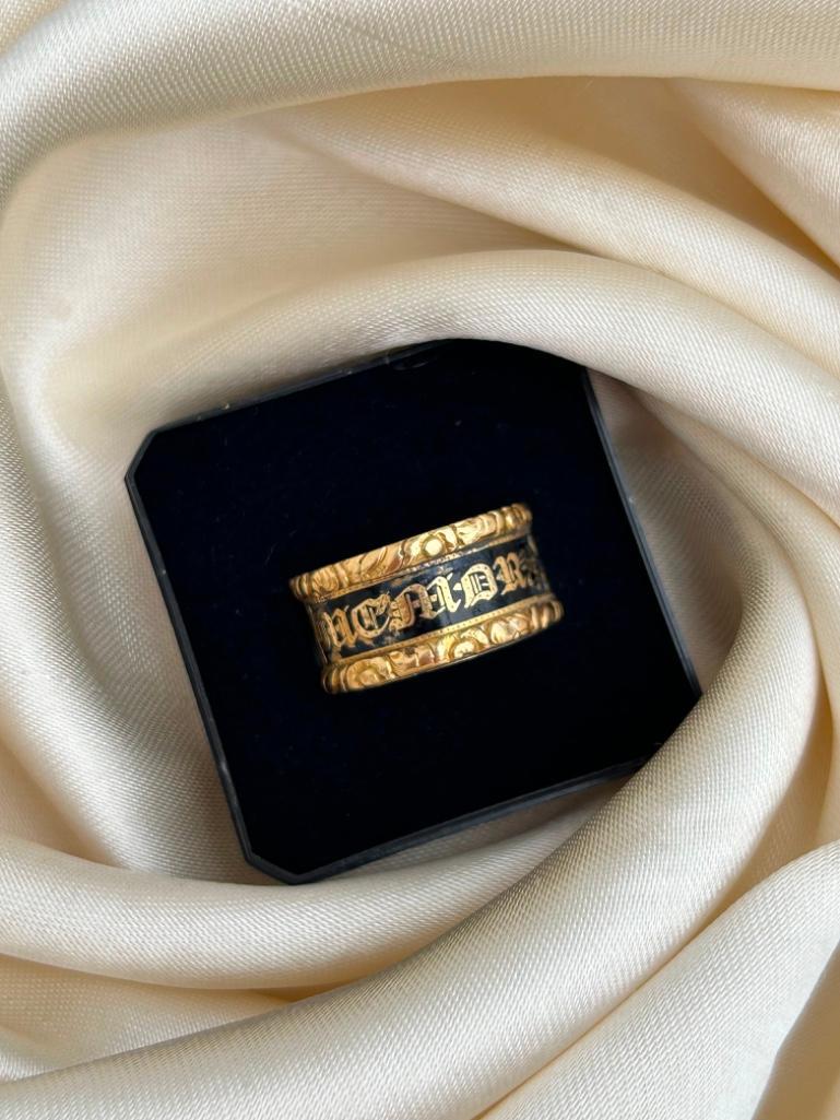 Antique C.1831 Wide Black Enamel and 18ct Gold Mourning Band Ring - Image 12 of 12