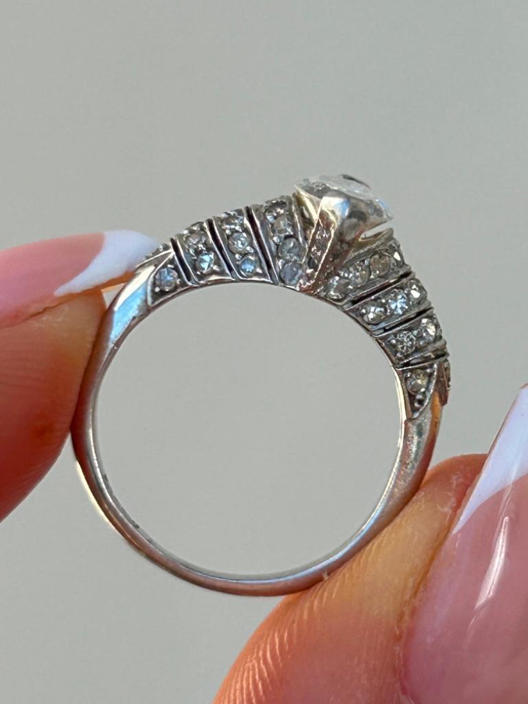 Incredible 2.20 Carat Diamond Marquise Ring in Diamond Setting - Image 6 of 8