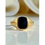 Onyx and 9ct Gold Signet Ring
