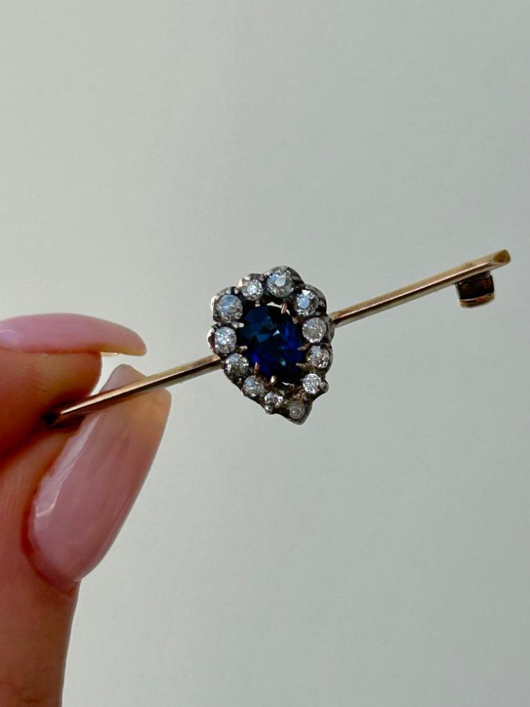 Outstanding Sapphire and Diamond Heart Bar Brooch in Gold AF - Image 3 of 7