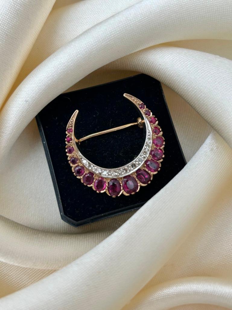 Ruby and Diamond Double Row Crescent Brooch in Gold - Image 3 of 7