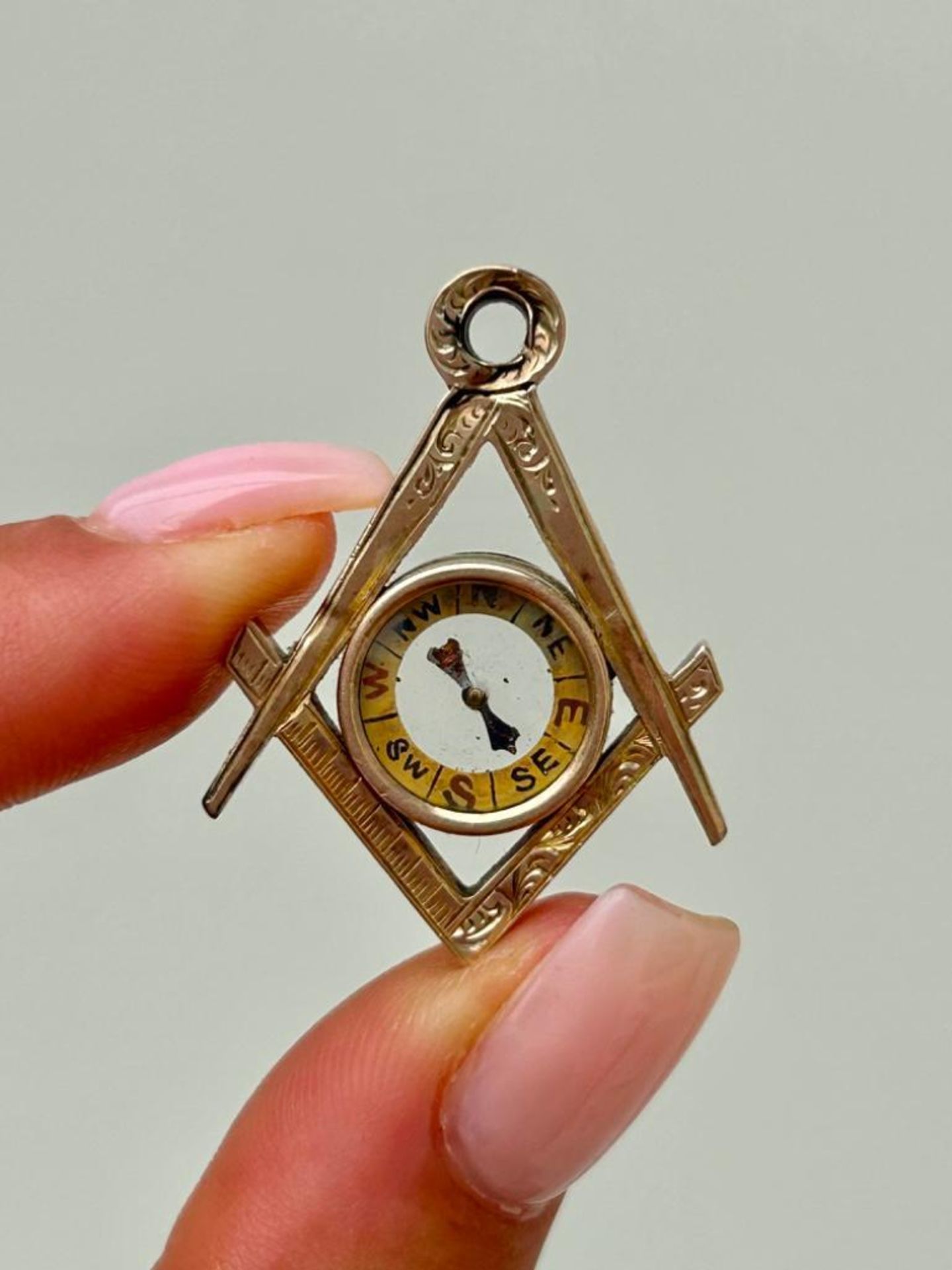 Antique Gold Masonic Compass Charm / Pendant - Image 2 of 3