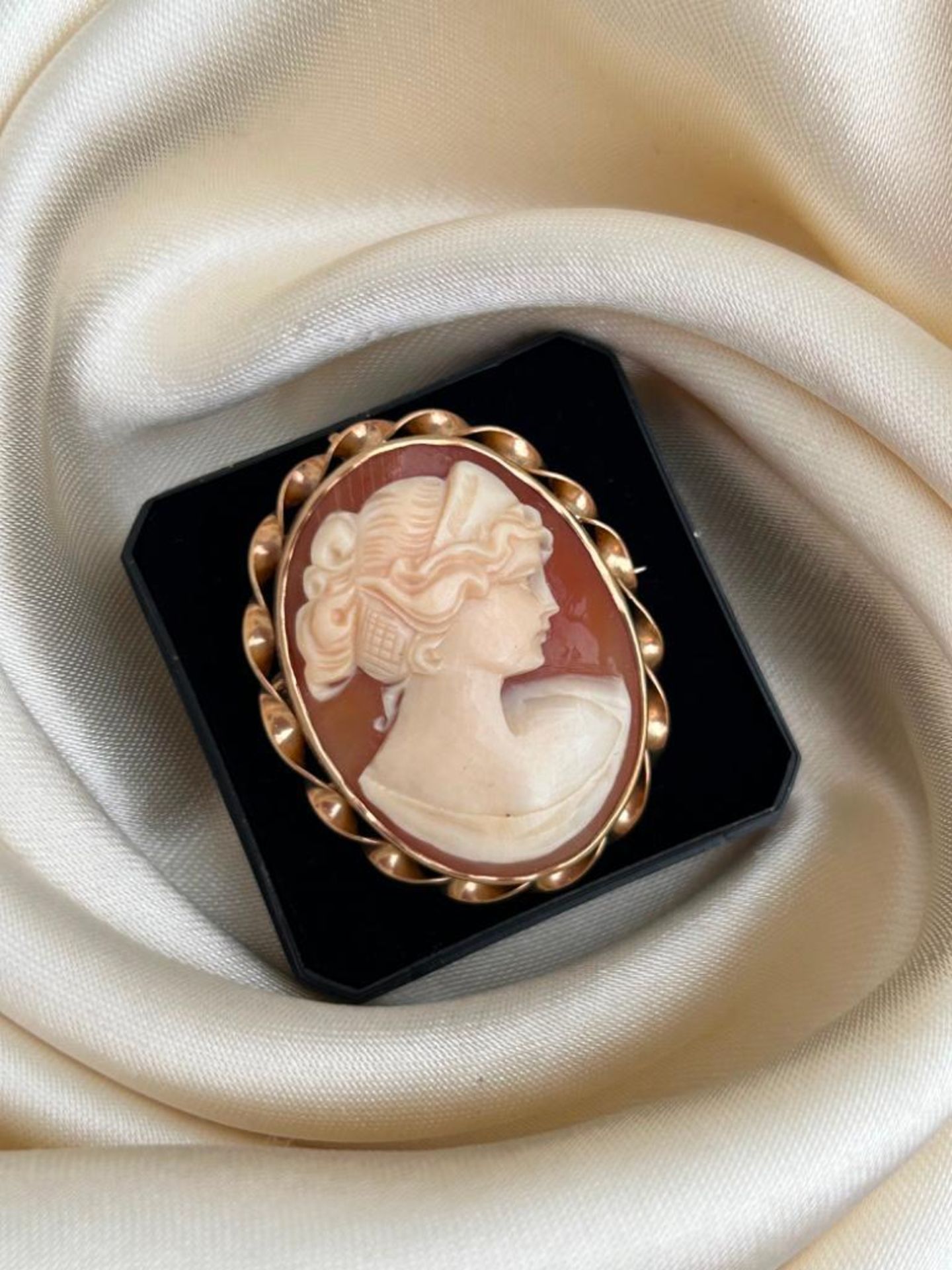 Gold Cameo Brooch - Image 4 of 4