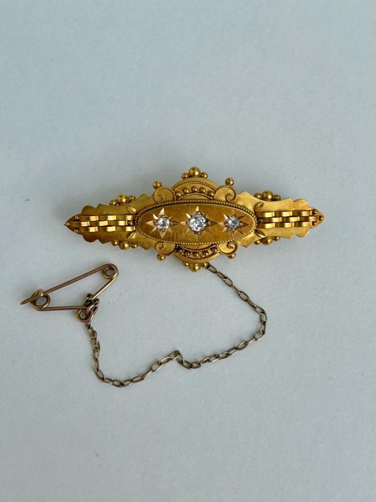 Antique 15ct Yellow Gold Diamond 3 Star Bar Brooch - Image 3 of 5