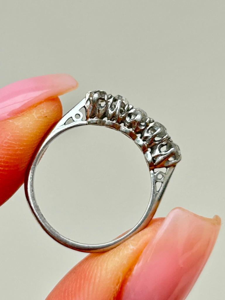Platinum and Diamond 5 Stone Ring - Image 4 of 8