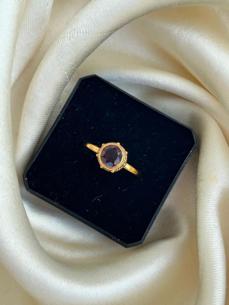 Antique 9ct Gold Garnet Ring - Image 4 of 5