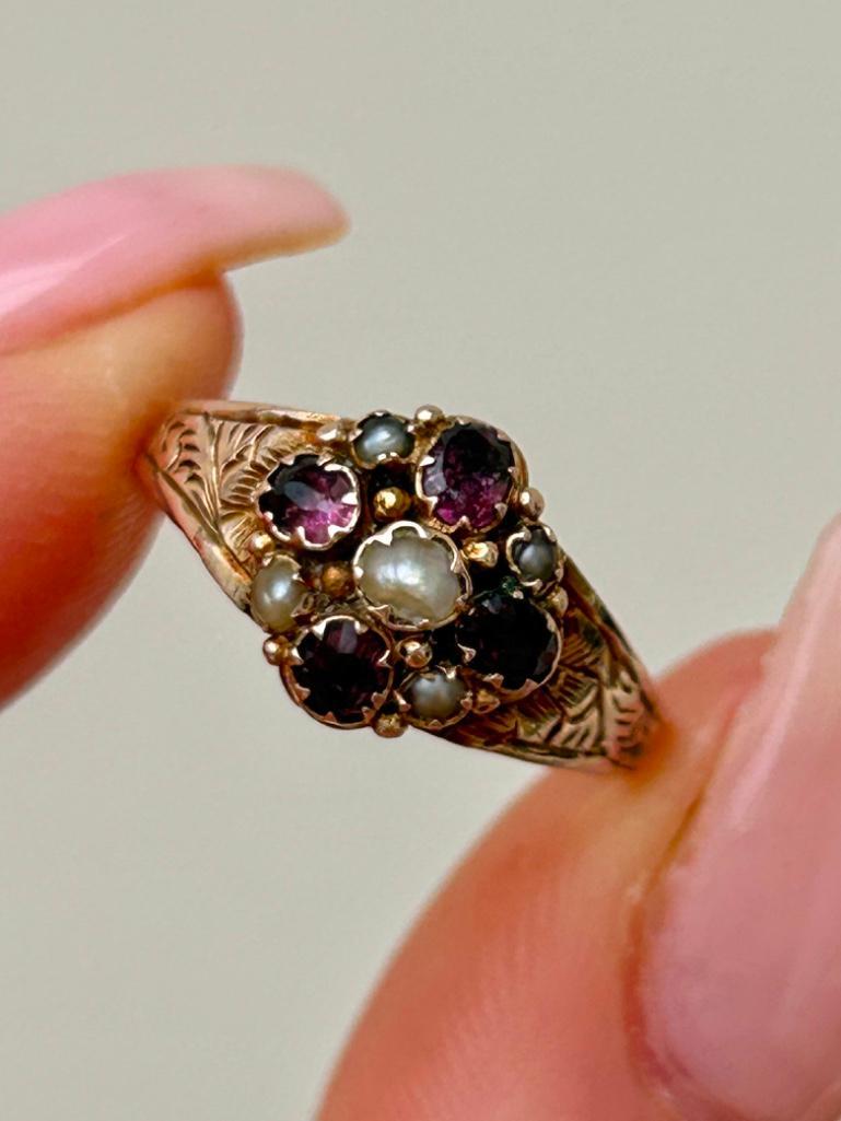 Antique 9ct Yellow Gold Garnet and Pearl Ring - Image 6 of 9