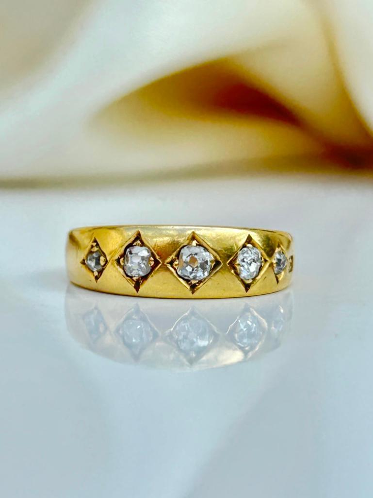 Antique 18ct Yellow Gold Diamond 5 Stone Ring C.1879