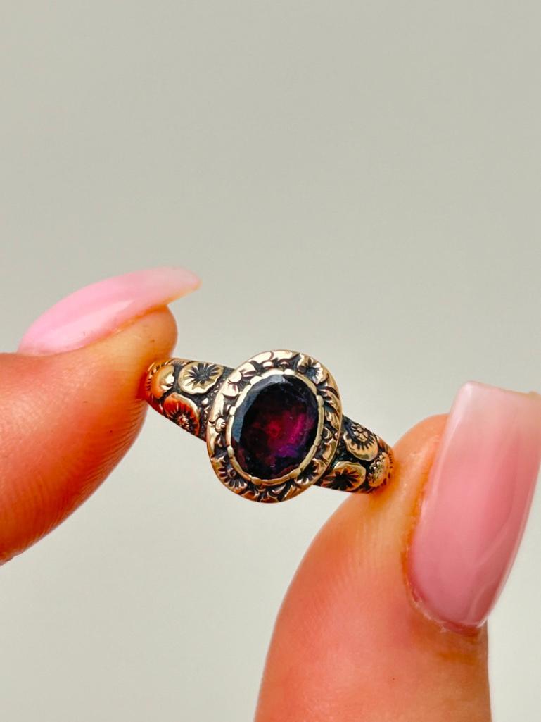 Georgian Era Flat Cut Garnet Gold Ring - Image 3 of 8