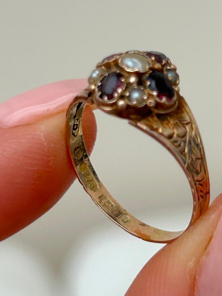 Antique 9ct Yellow Gold Garnet and Pearl Ring - Image 9 of 9