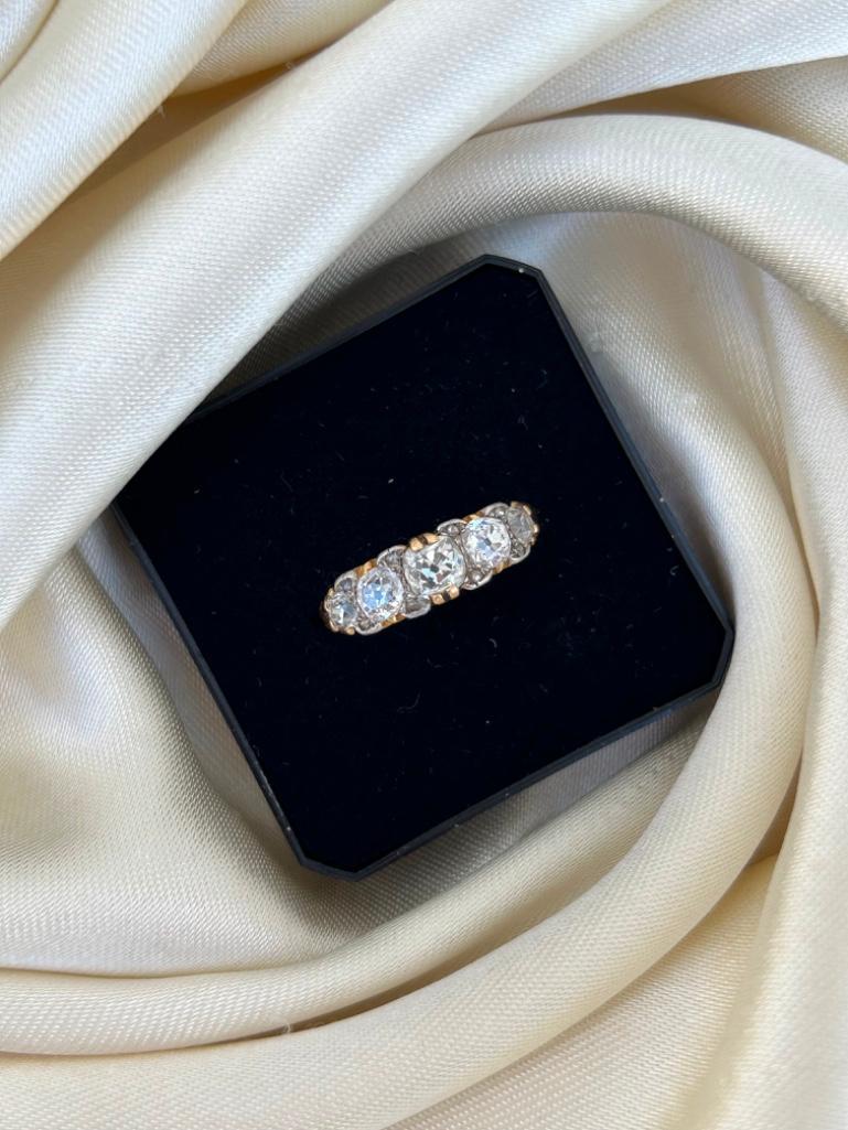Antique 18ct Yellow Gold Diamond 5 Stone Ring with Diamond Points - Image 4 of 9