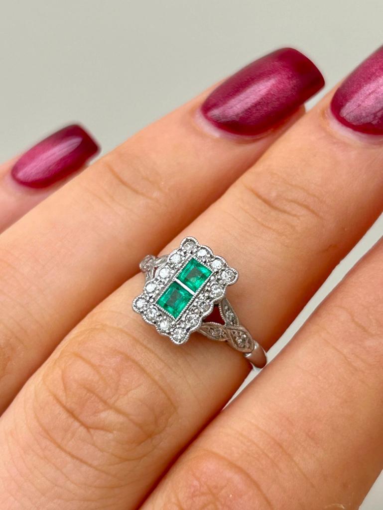 Wonderful Art Deco Era Platinum Emerald and Diamond Ring - Image 7 of 11