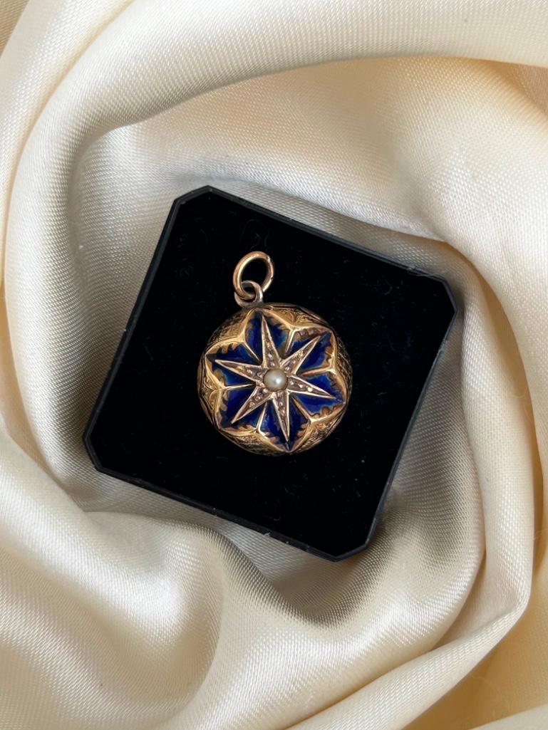 Antique Gold Blue Enamel and Pearl Star Locket Back Pendant - Image 2 of 4
