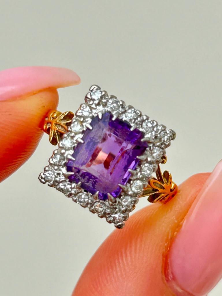 18ct Yellow Gold and Platinum Set Amethyst and Diamond Ring - Image 2 of 9