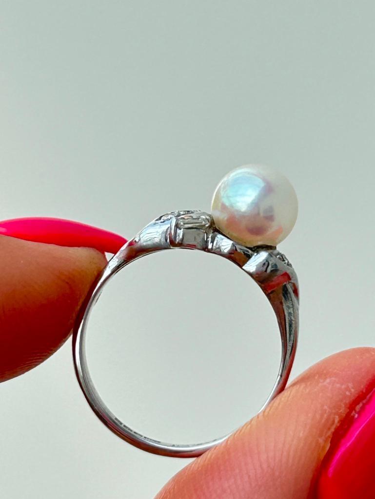 Vintage 18ct White Gold Pearl and Diamond Twist Ring - Image 2 of 8