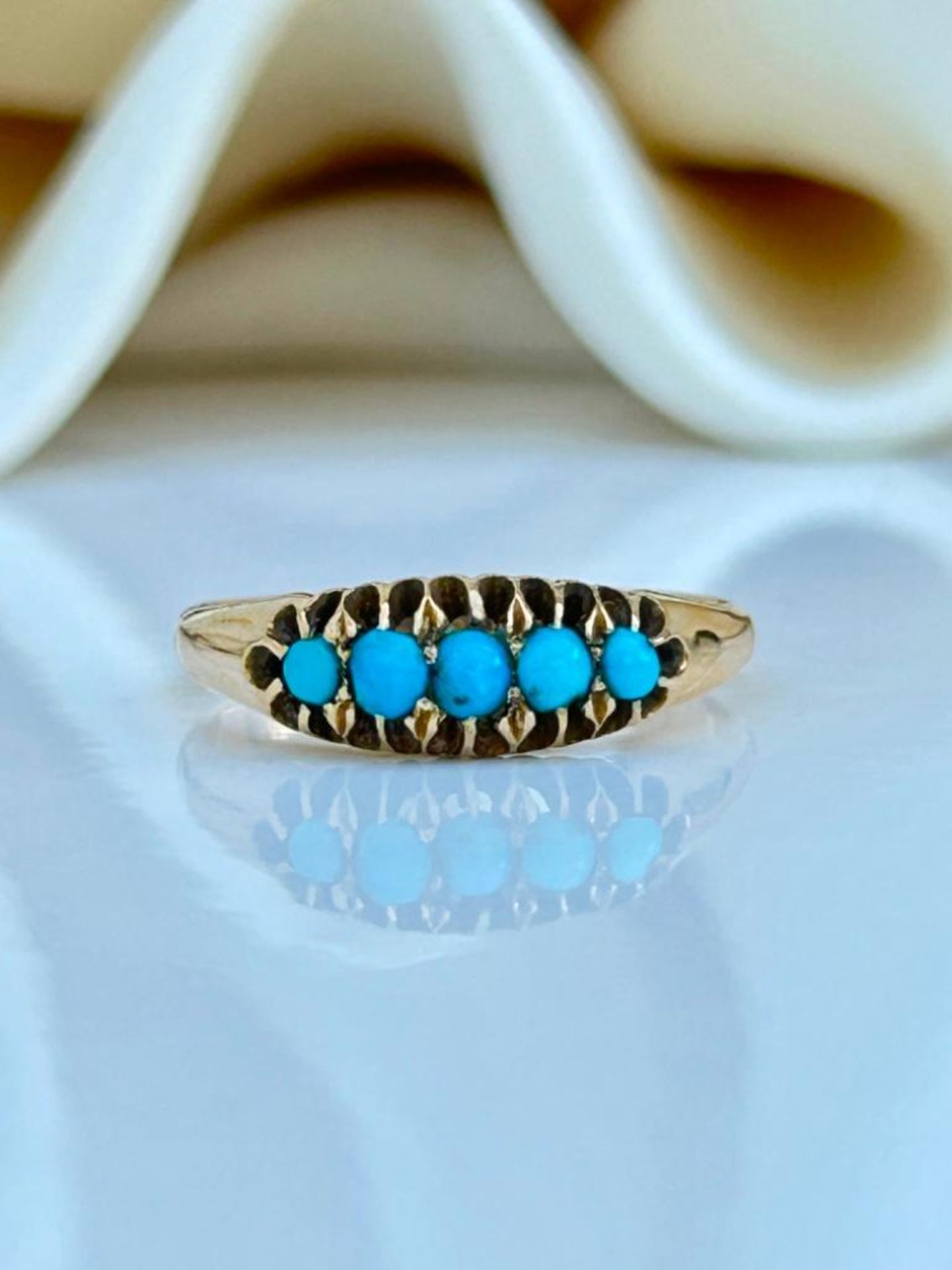 Sweet 9ct Gold Turquoise 5 Stone Ring