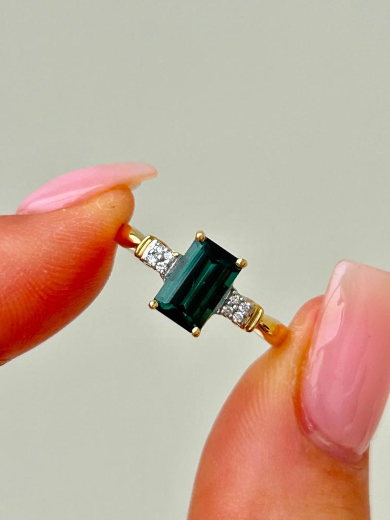 Vintage 18ct Yellow Gold 1.30ct Green Tourmaline and Diamond Ring - Image 2 of 8