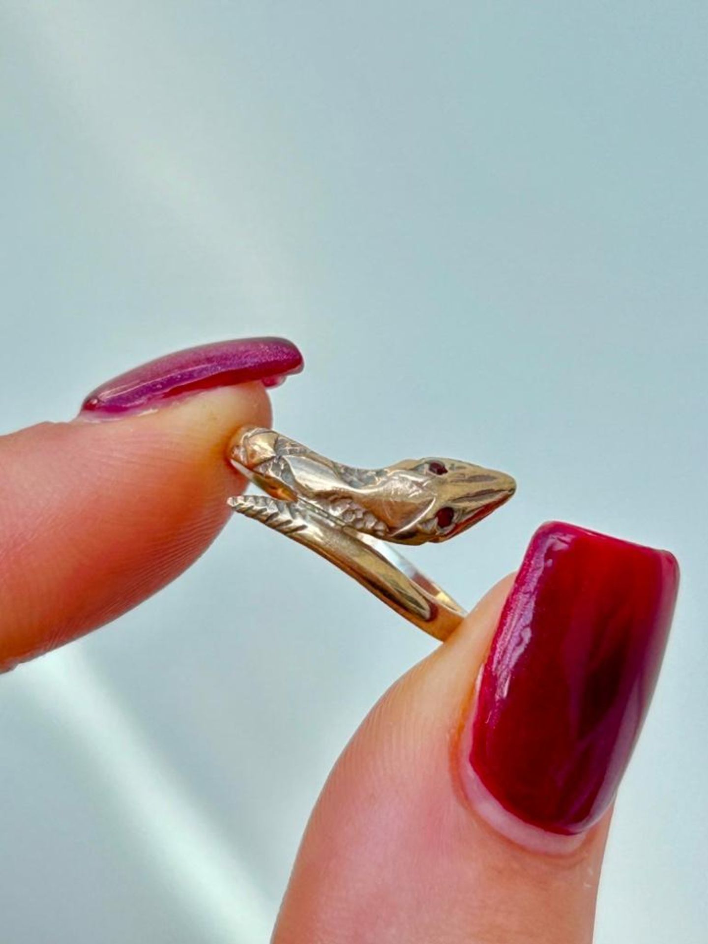 9ct Yellow Gold Coiled Snake Ring with Stone Set Eyes - Image 7 of 7