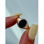 Vintage 9ct Yellow Gold and Onyx Signet Ring