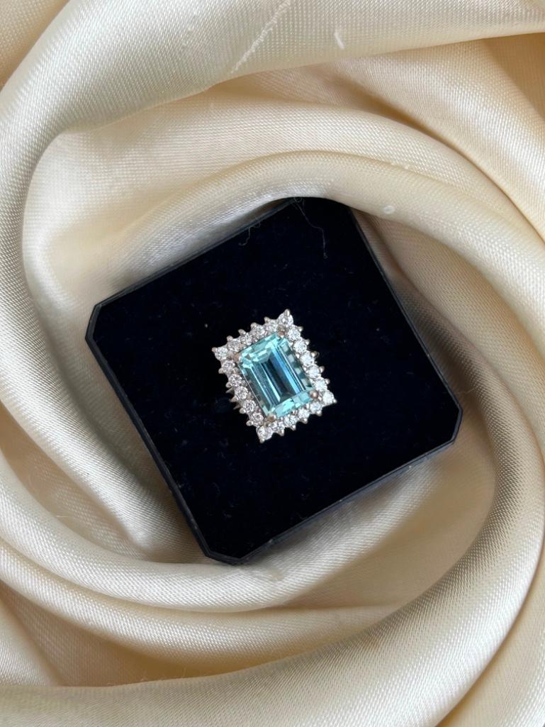 18ct White Gold Aquamarine and Diamond Ring - Image 5 of 9