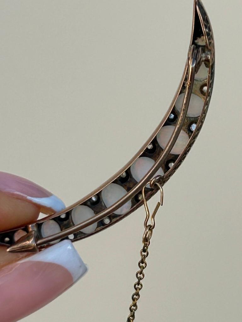 Antique Cabochon Opal and Diamond Crescent Brooch in Gold - Image 7 of 7