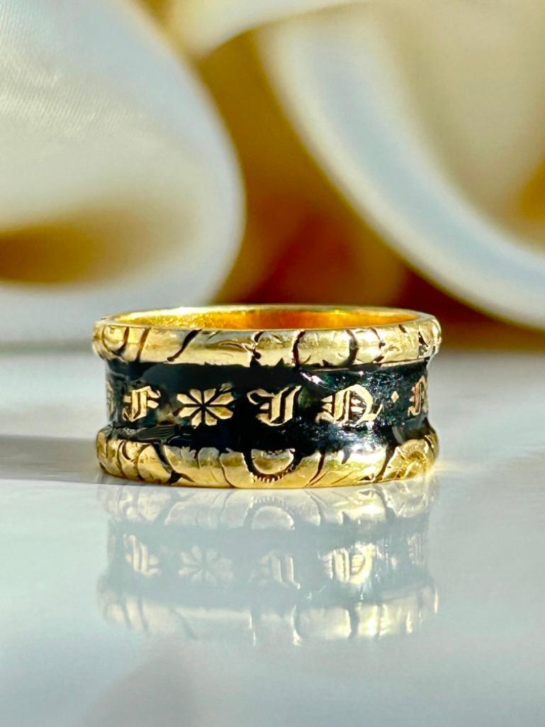 Antique 18ct Yellow Gold Wide Enamel Mourning Band Ring C.1823