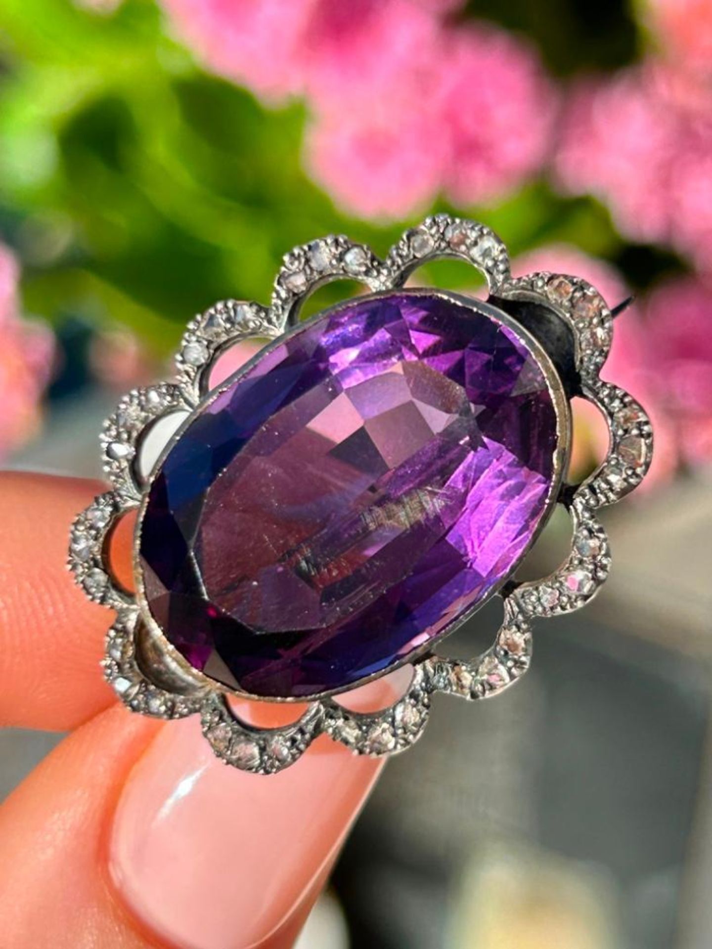 Chunky Antique 19ct Amethyst and Rose Cut Diamond Pretty Brooch in Gold - Image 6 of 7